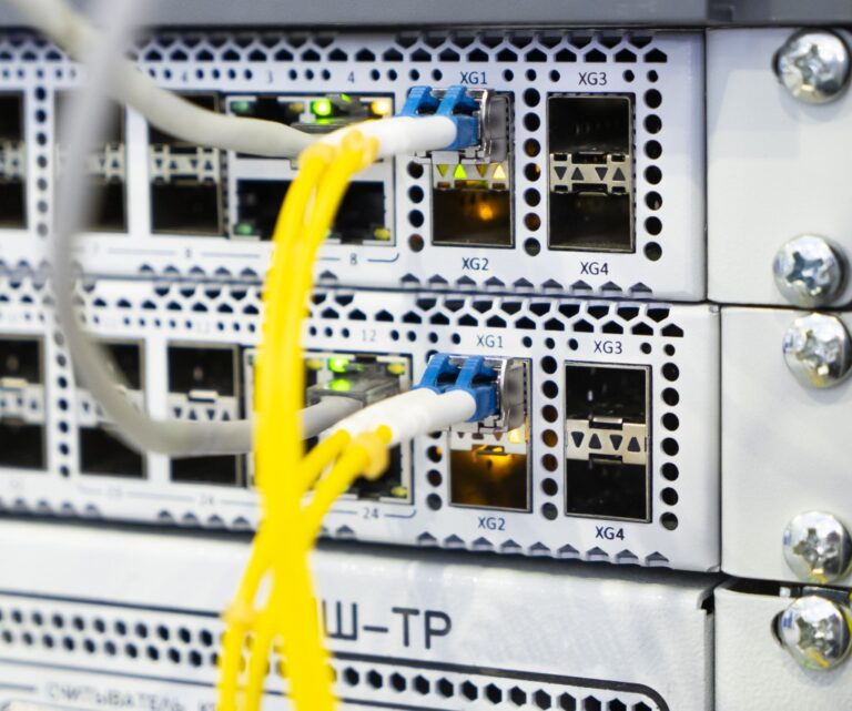 Fibre optic cabling infrastructure arranged for a commercial network
